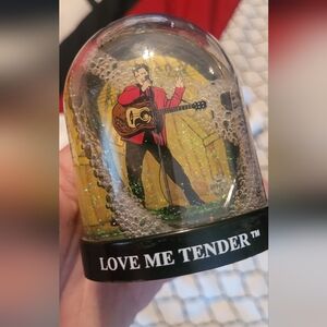 Love Me Tender ELVIS PRESLEY Musical Snow Globe FROM GRACELAND GLITTER
